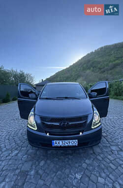Минивэн Hyundai H-1 2008 в 