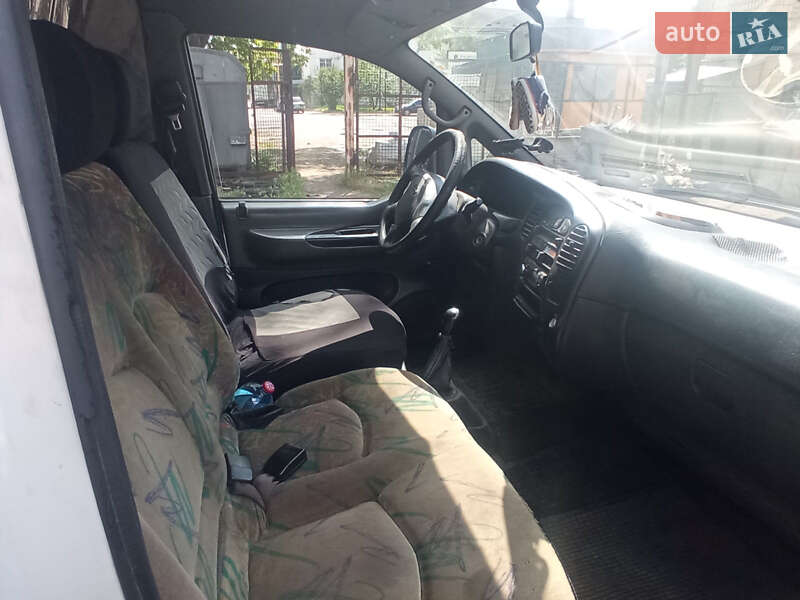 Минивэн Hyundai H-1 2005 в Киеве