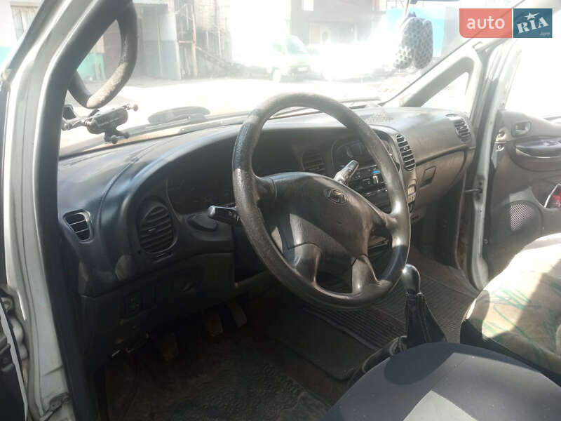 Минивэн Hyundai H-1 2005 в Киеве