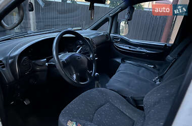 Минивэн Hyundai H-1 2000 в 