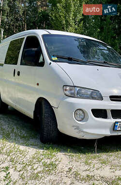 Вантажопасажирський фургон Hyundai H-1 2000 в 