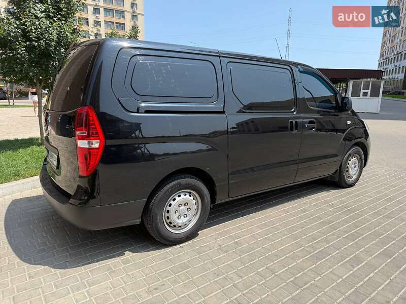 Грузовой фургон Hyundai H-1 2009 в Одессе