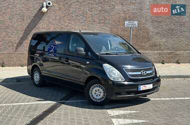 Минивэн Hyundai H-1 2011 в 