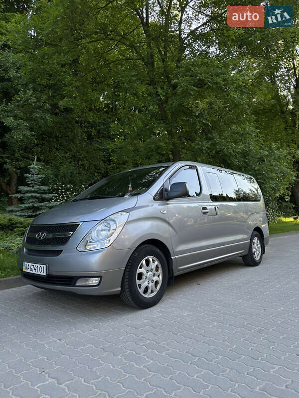 Hyundai H-1 2012