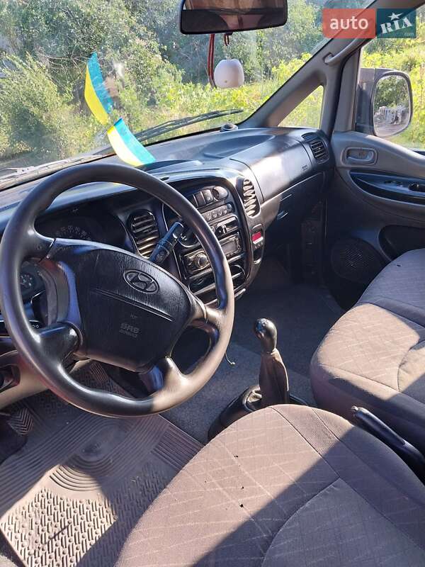 Мінівен Hyundai H-1 2005 в Коблевому