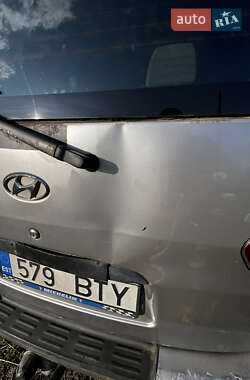 Минивэн Hyundai H-1 2004 в 