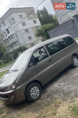 Минивэн Hyundai H-1 1999 в 