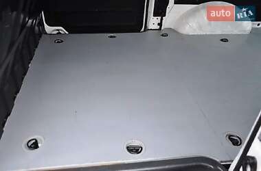 Грузопассажирский фургон Hyundai H-1 2015 в 