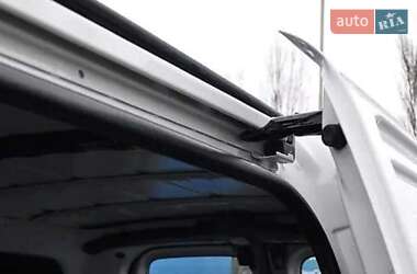 Грузопассажирский фургон Hyundai H-1 2015 в 