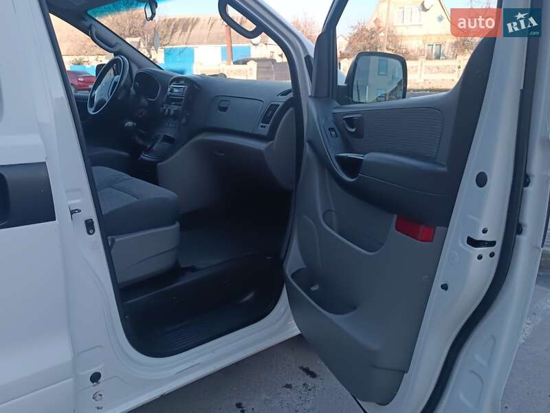 Вантажний фургон Hyundai H-1 2009 в Білій Церкві