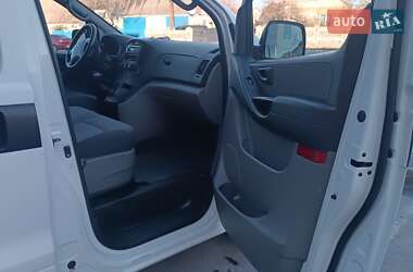 Вантажний фургон Hyundai H-1 2009 в 