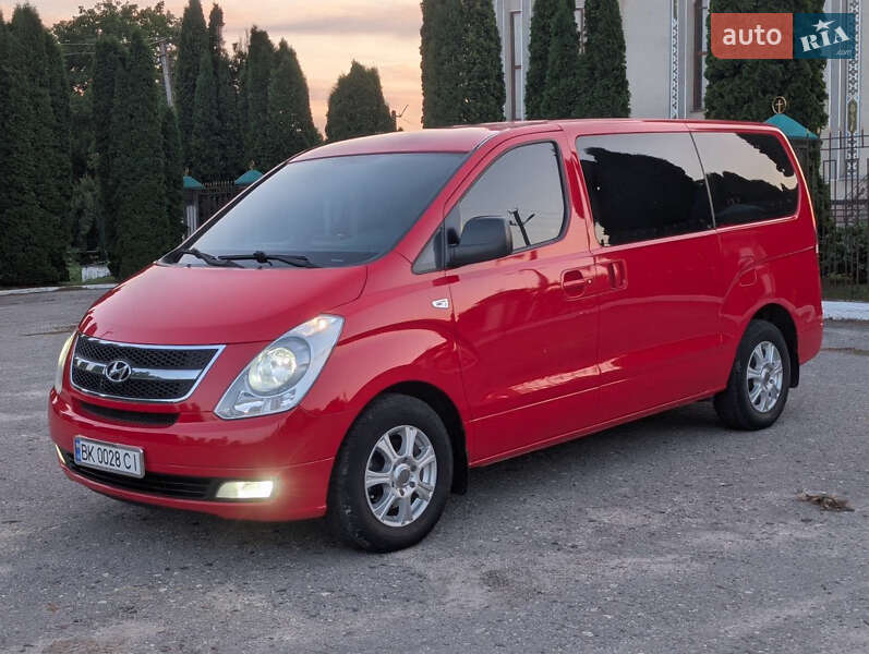 Мінівен Hyundai H-1 2010 в Дубні