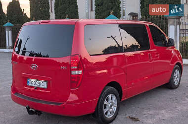 Минивэн Hyundai H-1 2010 в 