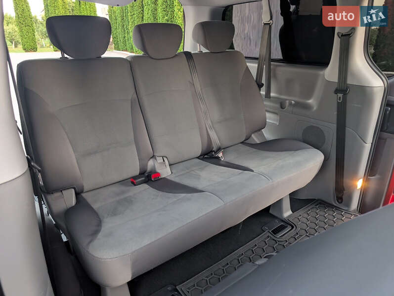 Мінівен Hyundai H-1 2010 в Дубні