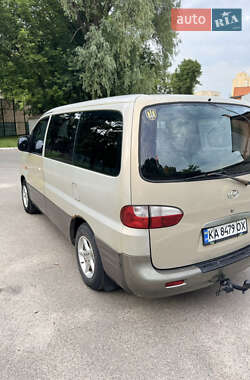 Минивэн Hyundai H-1 2004 в 