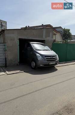 Минивэн Hyundai H-1 2011 в 