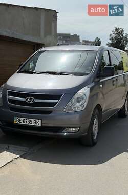 Минивэн Hyundai H-1 2011 в 
