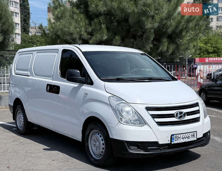 Hyundai H-1 2013