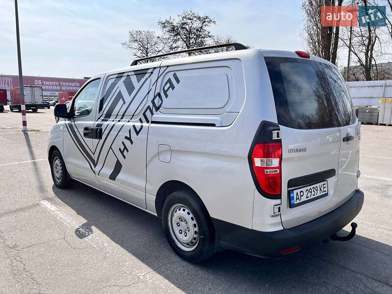 Вантажний фургон Hyundai H-1 2008 в Кременчуці