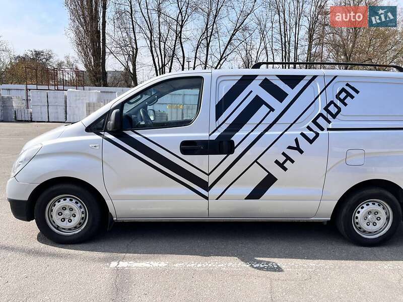 Вантажний фургон Hyundai H-1 2008 в Кременчуці