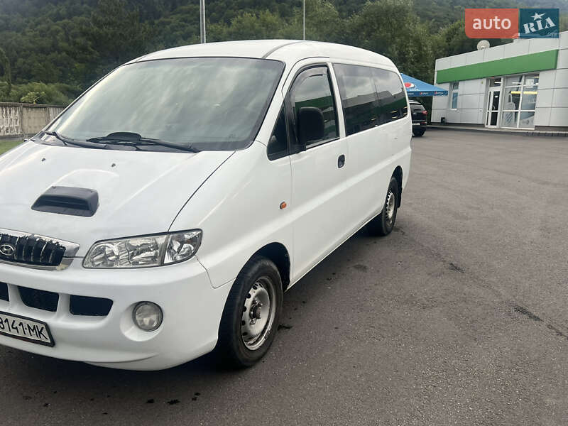 Минивэн Hyundai H-1 2006 в Сколе