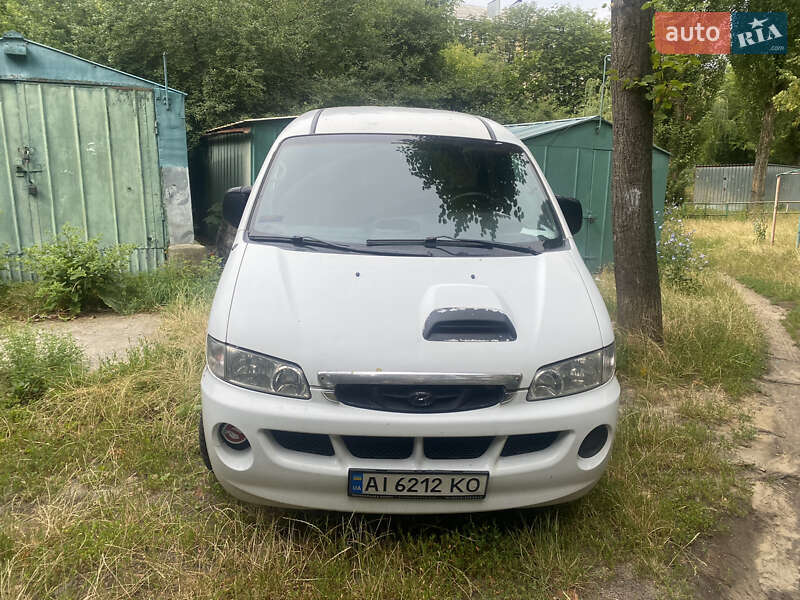 Минивэн Hyundai H-1 2001 в Киеве