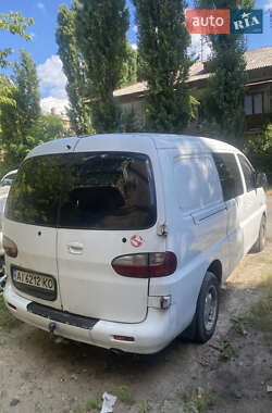 Минивэн Hyundai H-1 2001 в 