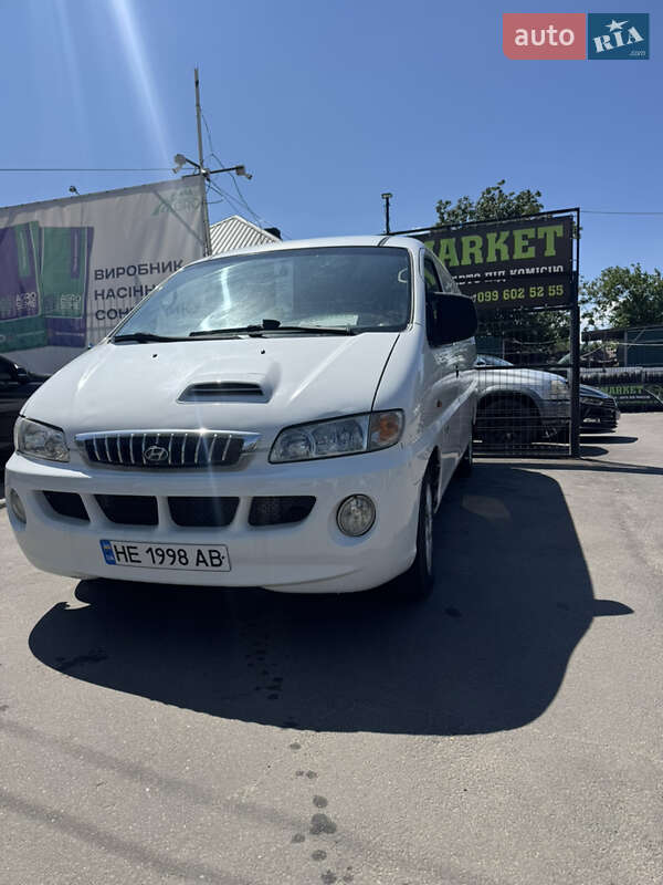 Hyundai H-1 2005