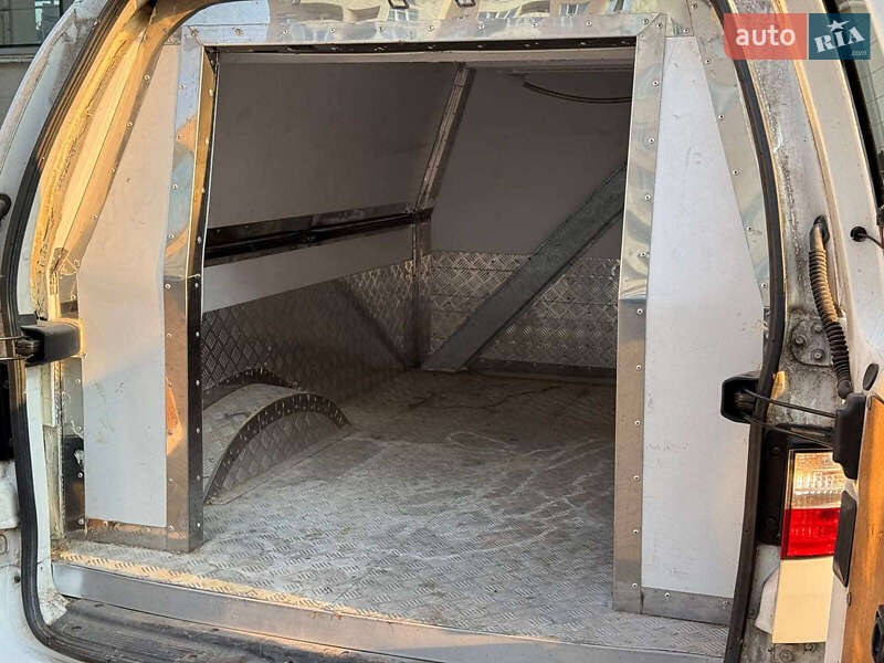 Грузовой фургон Hyundai H-1 2004 в Одессе