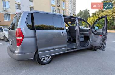 Минивэн Hyundai H-1 2011 в 
