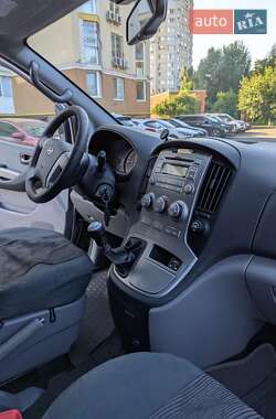 Минивэн Hyundai H-1 2011 в 