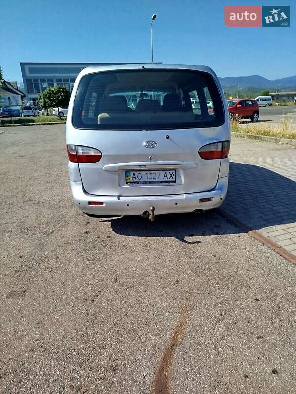 Минивэн Hyundai H-1 2002 в Тячеве