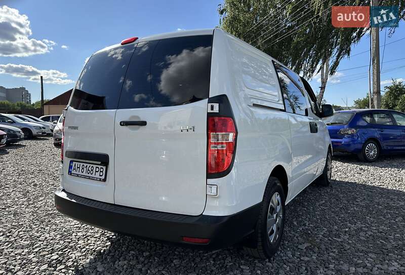 Грузопассажирский фургон Hyundai H-1 2011 в Смеле