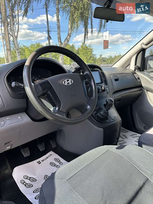 Грузопассажирский фургон Hyundai H-1 2011 в Смеле