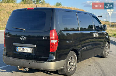 Минивэн Hyundai H-1 2013 в 