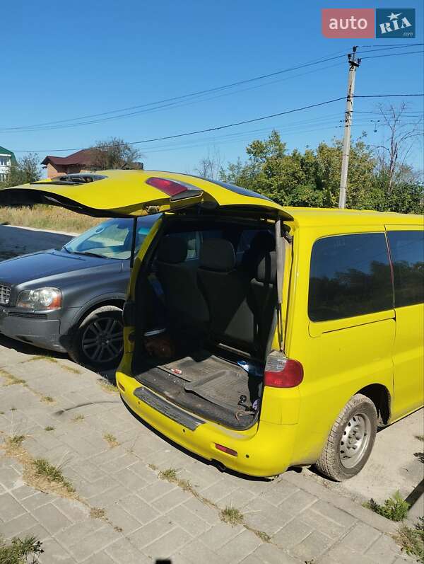 Hyundai H-1 2002