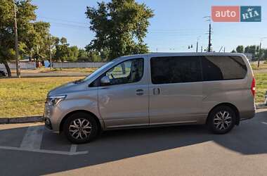 Минивэн Hyundai H-1 2020 в 