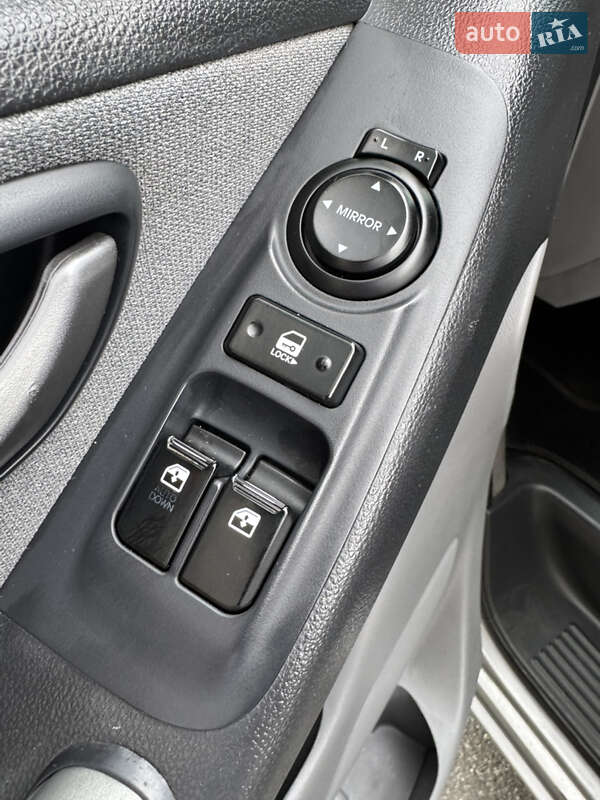 Минивэн Hyundai H-1 2020 в Киеве фото 24 Минивэн Hyundai H-1 2020 в Киеве