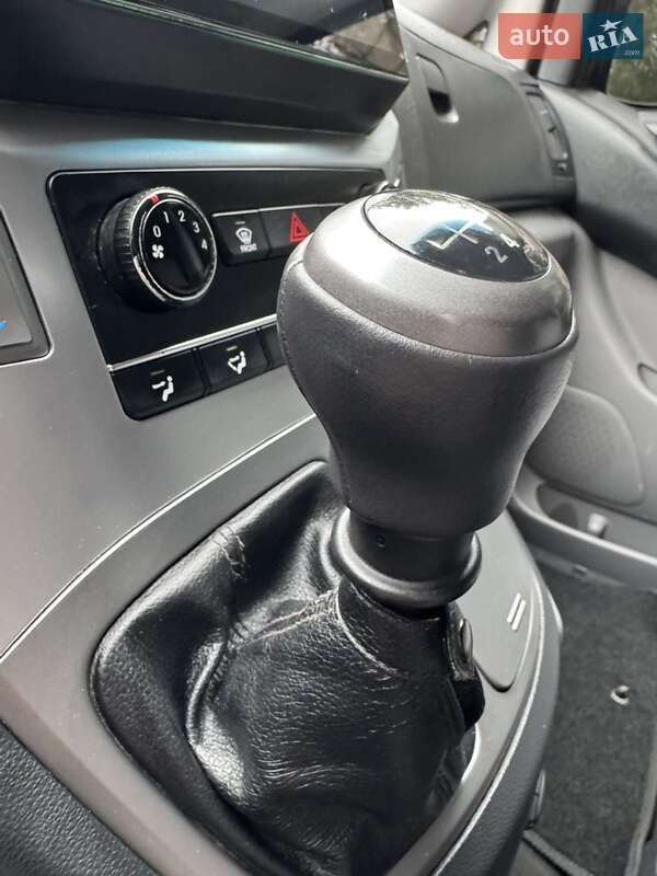 Минивэн Hyundai H-1 2020 в Киеве фото 27 Минивэн Hyundai H-1 2020 в Киеве