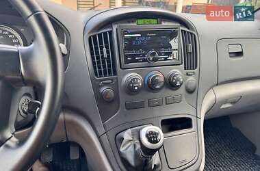 Минивэн Hyundai H-1 2011 в 
