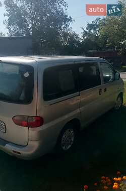 Минивэн Hyundai H-1 2003 в 