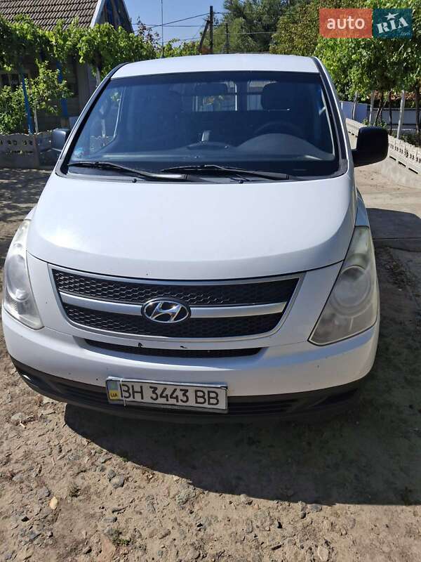 Грузовой фургон Hyundai H-1 2008 в 