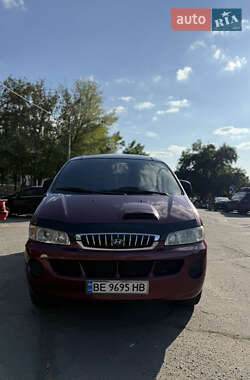 Минивэн Hyundai H-1 2006 в 