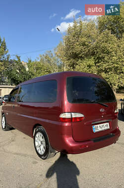 Минивэн Hyundai H-1 2006 в 