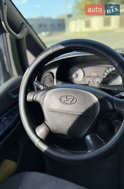 Минивэн Hyundai H-1 2006 в 