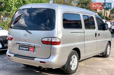 Минивэн Hyundai H-1 2006 в 