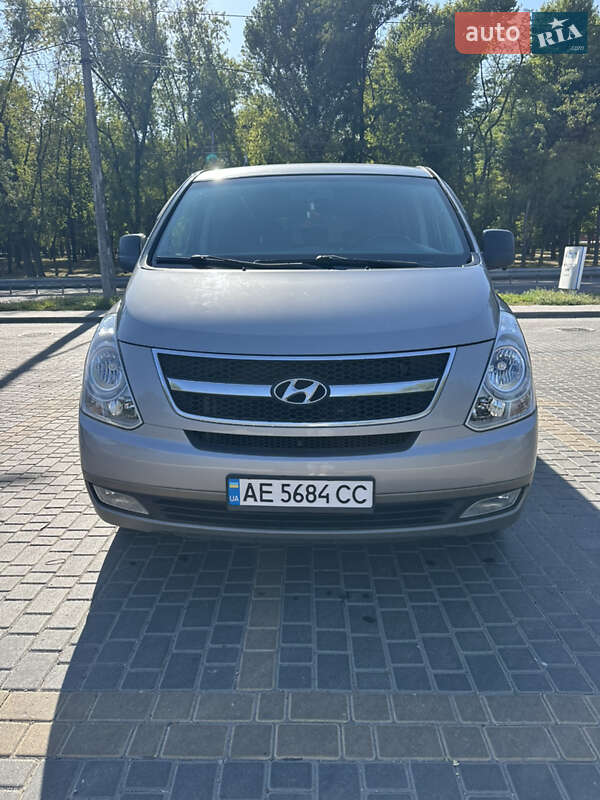 Мінівен Hyundai H-1 2011 в Дніпрі