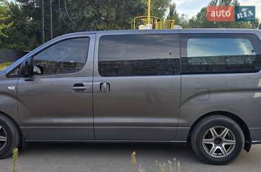 Минивэн Hyundai H-1 2010 в 