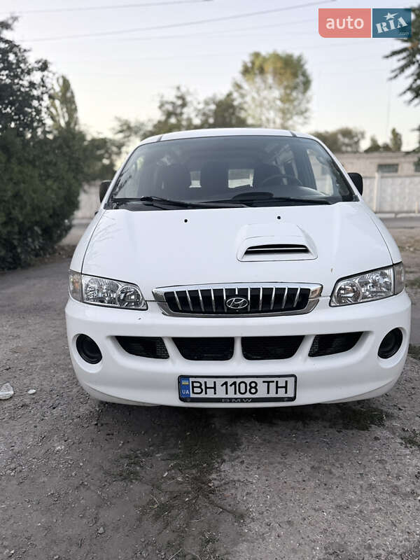 Грузовой фургон Hyundai H-1 2005 в 