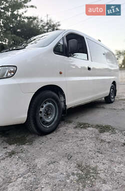 Грузовой фургон Hyundai H-1 2005 в 